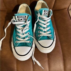 Size 6.5 Women’s Teal onverse Chuck Taylor All
Stars